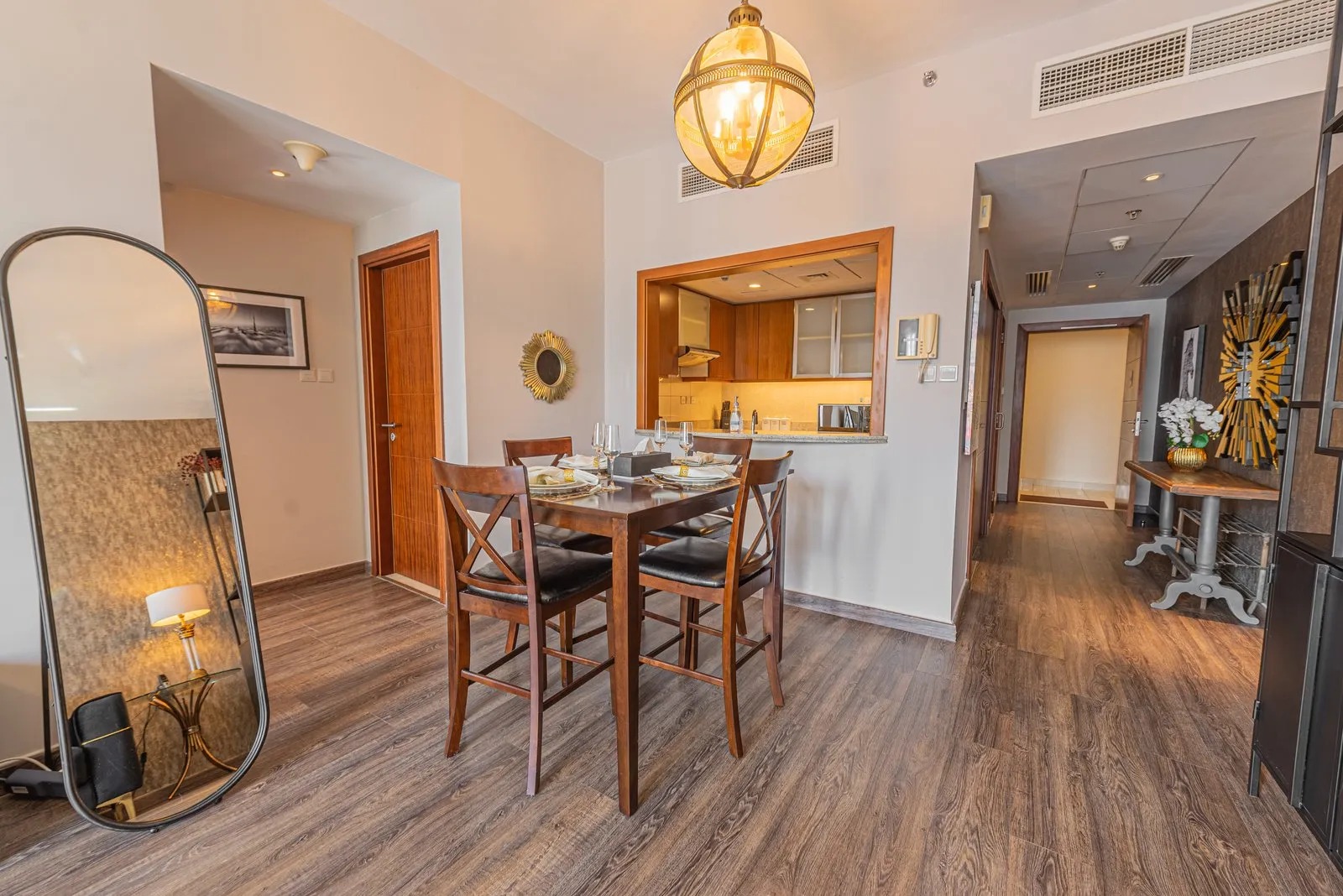 Premium Serviced Apartment Downtown