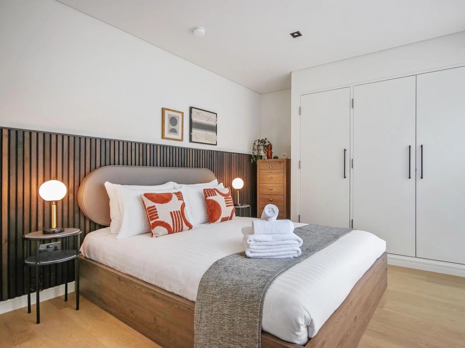 Premium Serviced Apartment Bow Lane