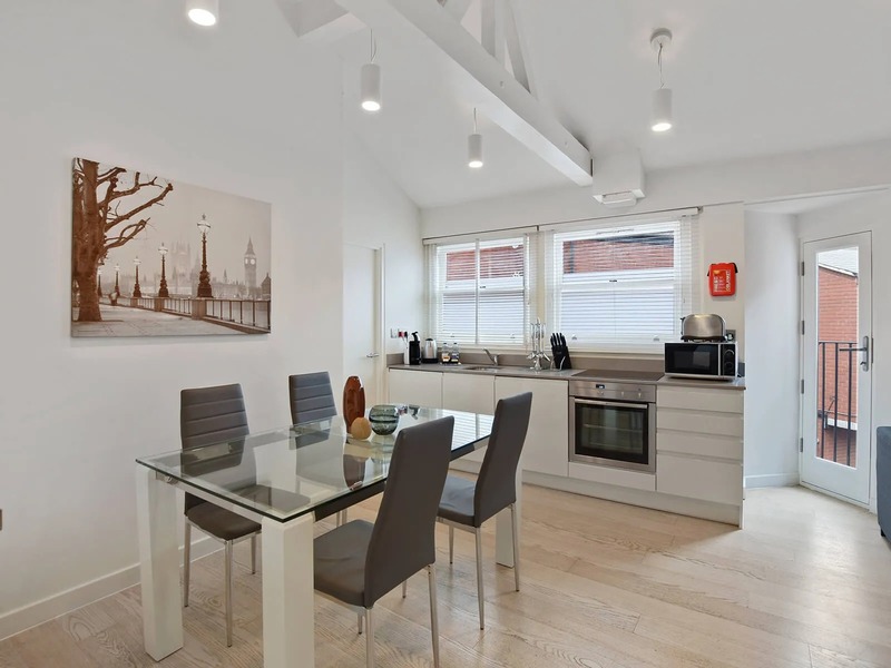 Premium Serviced Apartment West Street