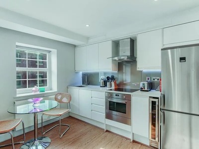 Premium Serviced Apartment Cleveland Street