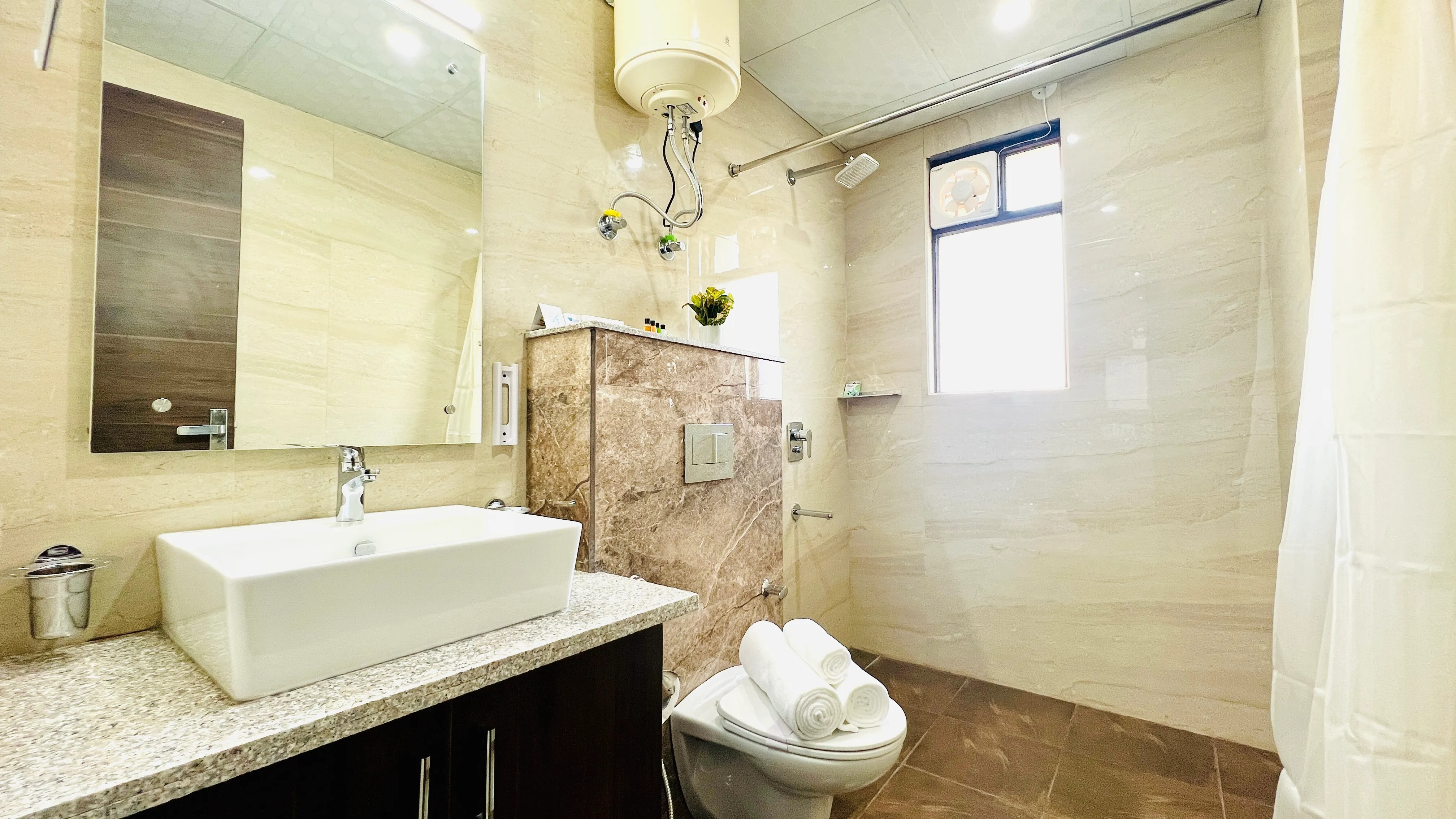 Premium Serviced Apartment P88 Golf Course Road