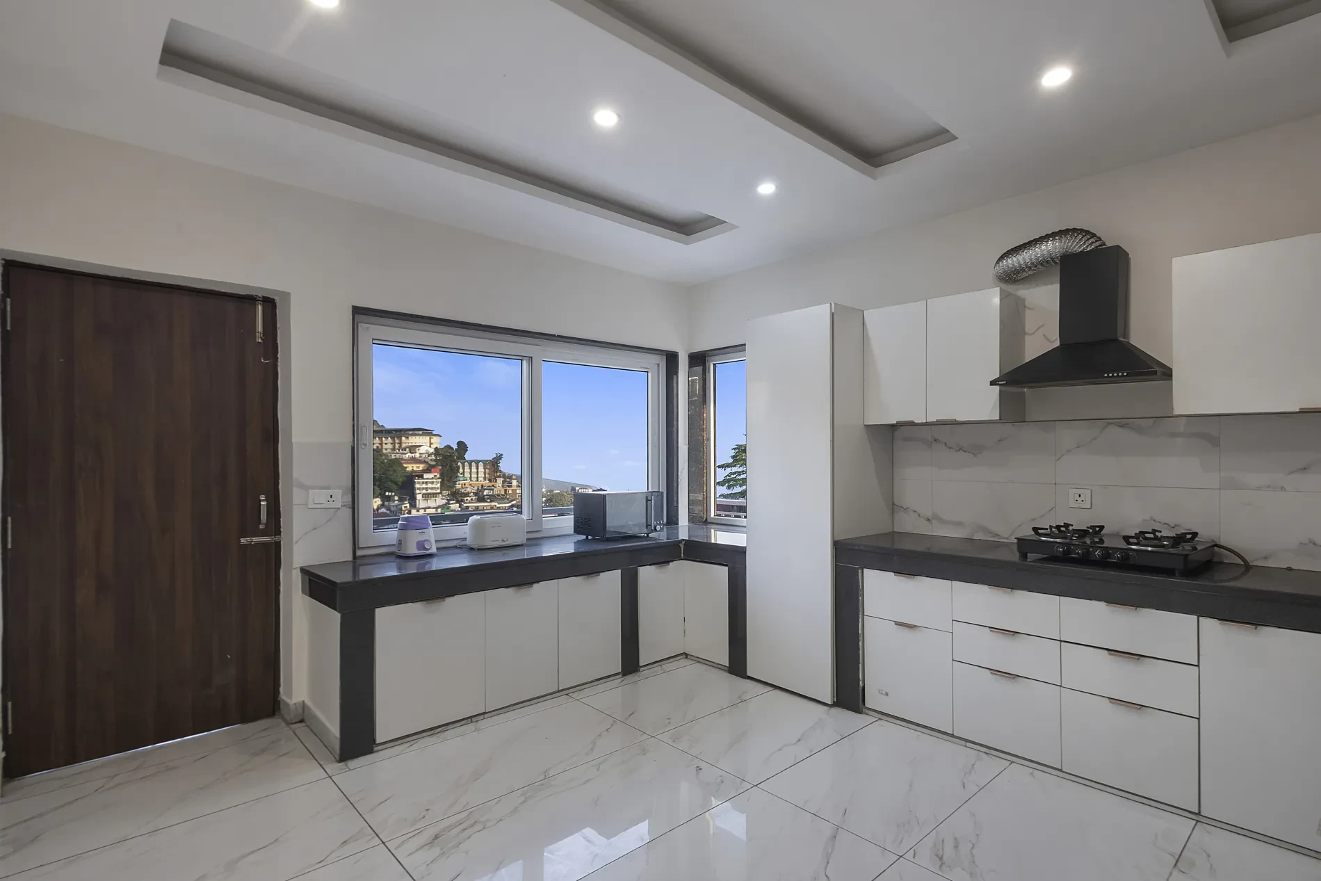 Snowdrop Retreat | Pet-friendly 3-BHK Apartment