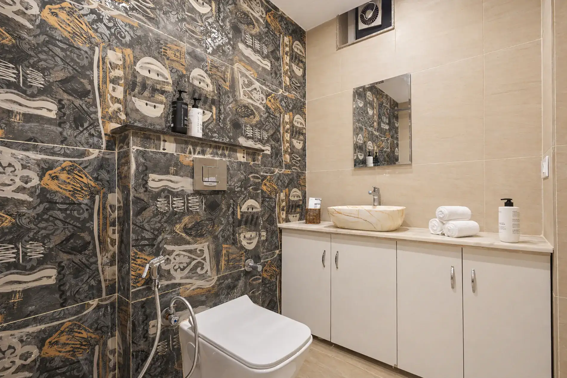 Snowdrop Retreat | Pet-friendly 3-BHK Apartment