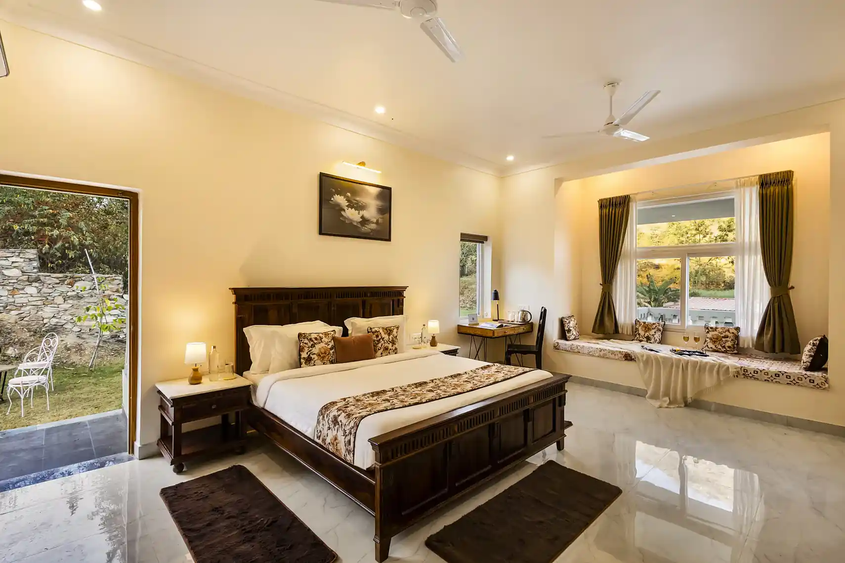 Mandovar Mountain Valley Retreat | 4 Room Pet-friendly Suite In a Private Estate with Shared Pool