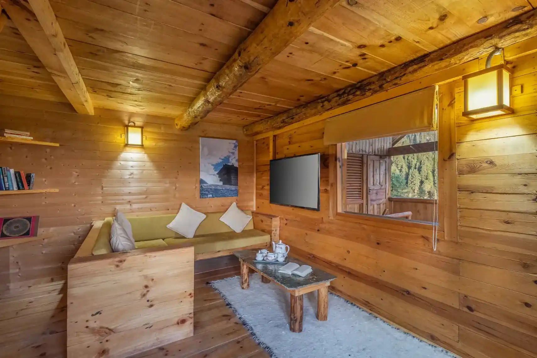 Everly | Pet-friendly Traditional 1-Bedroom Retreat With Attic, Sauna & Garden