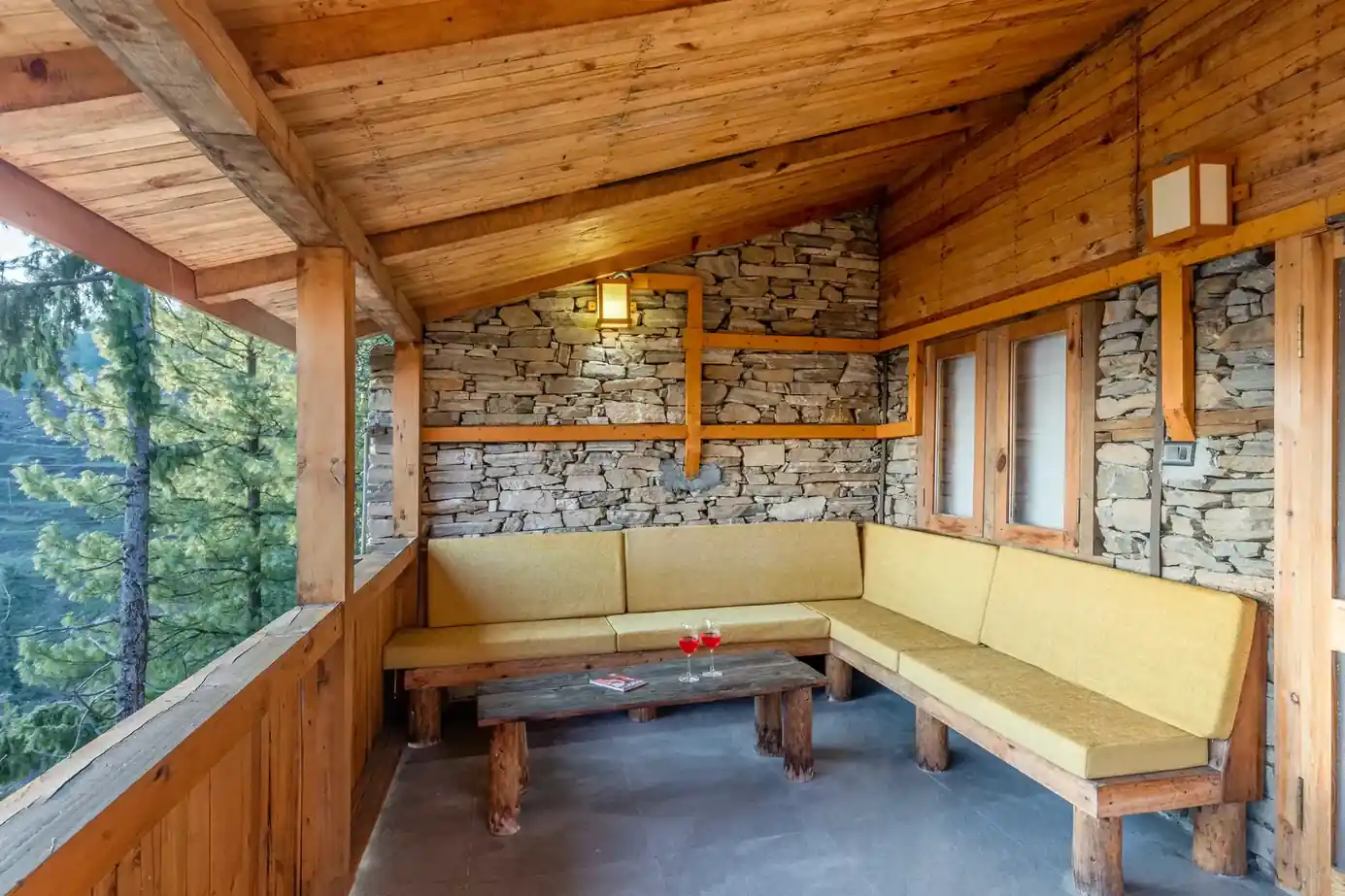 Everly | Pet-friendly Traditional 1-Bedroom Retreat With Attic, Sauna & Garden