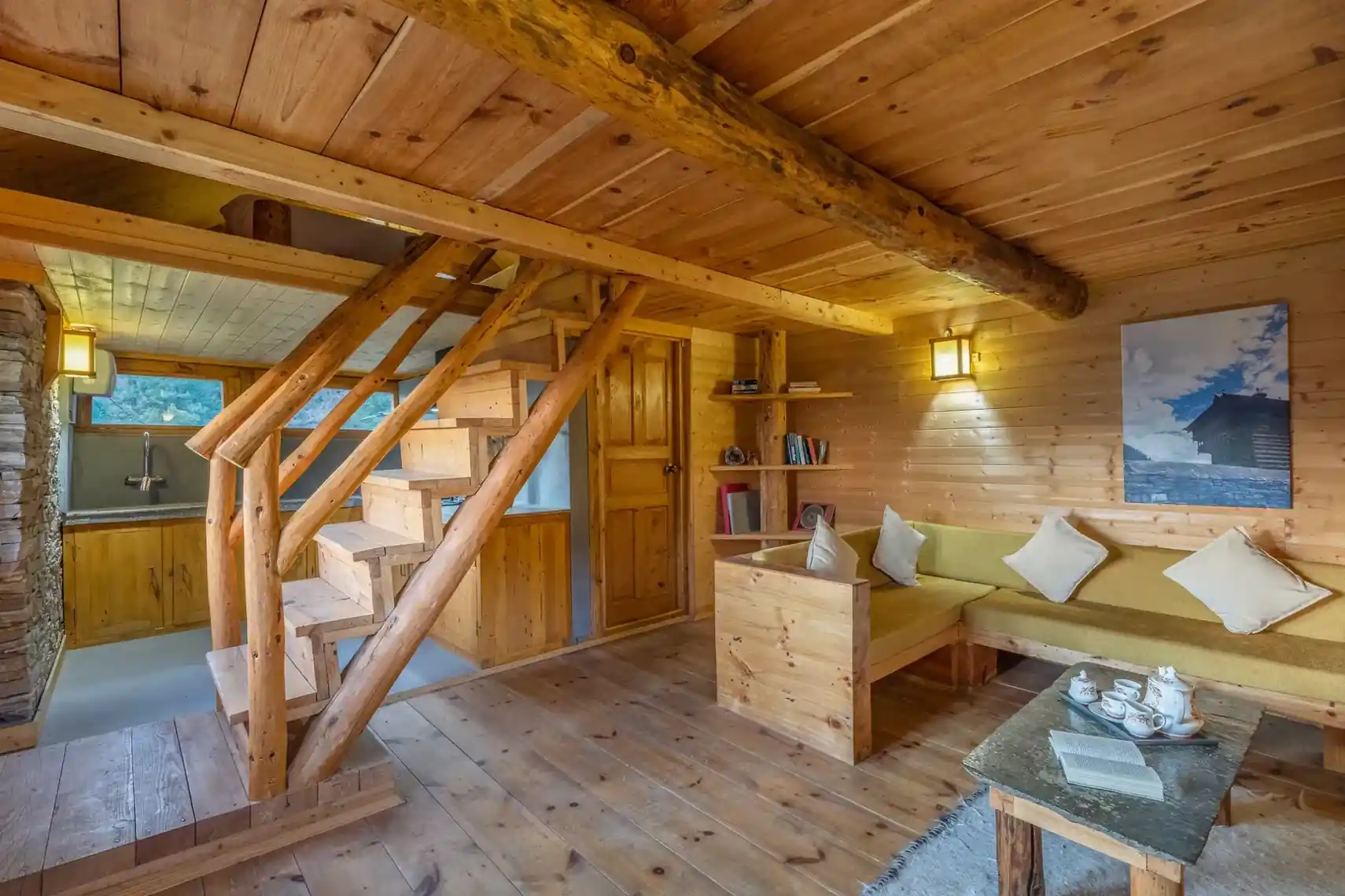 Everly | Pet-friendly Traditional 1-Bedroom Retreat With Attic, Sauna & Garden