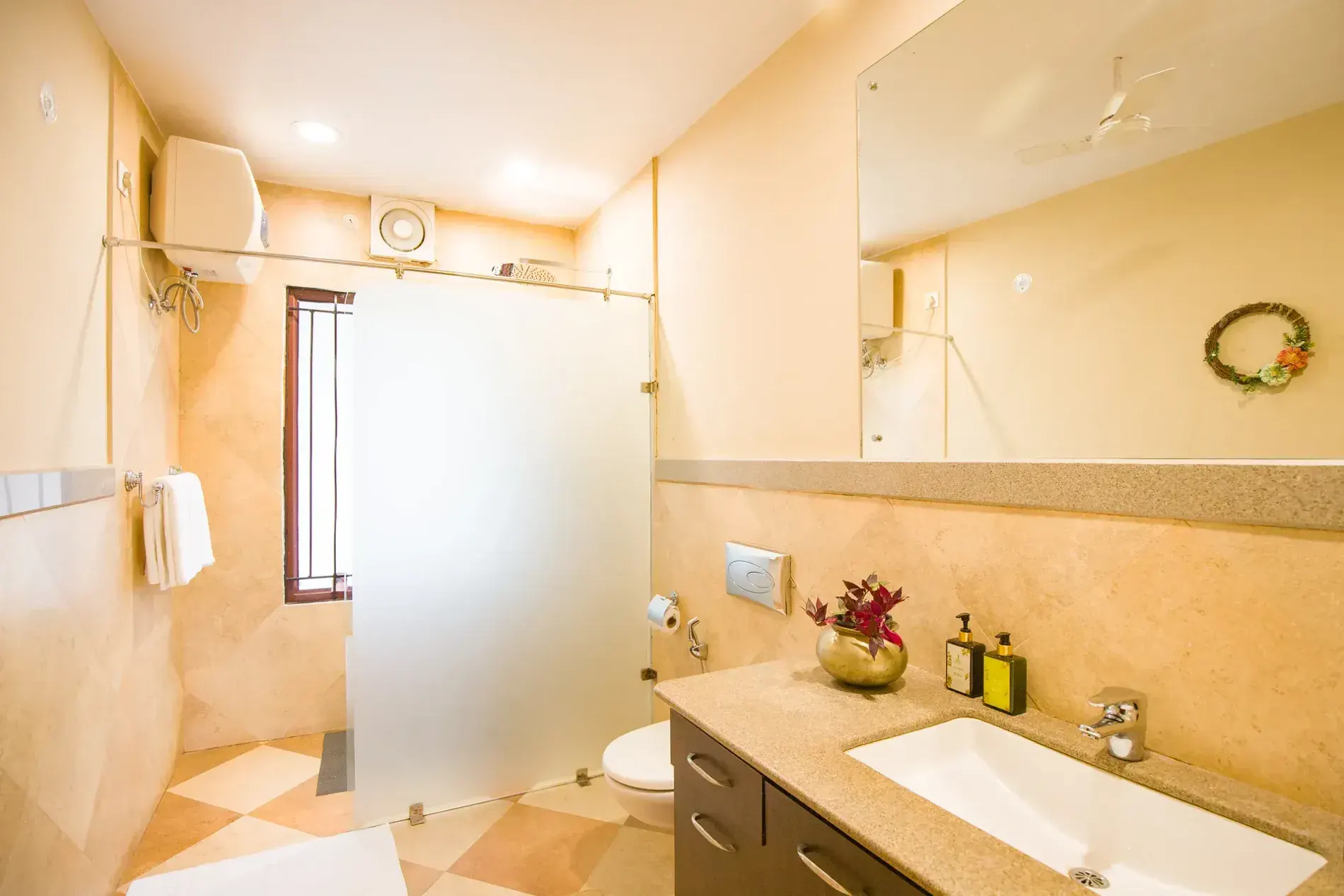 Lakeview Manor | Charming 5-BHK Lakeside Retreat