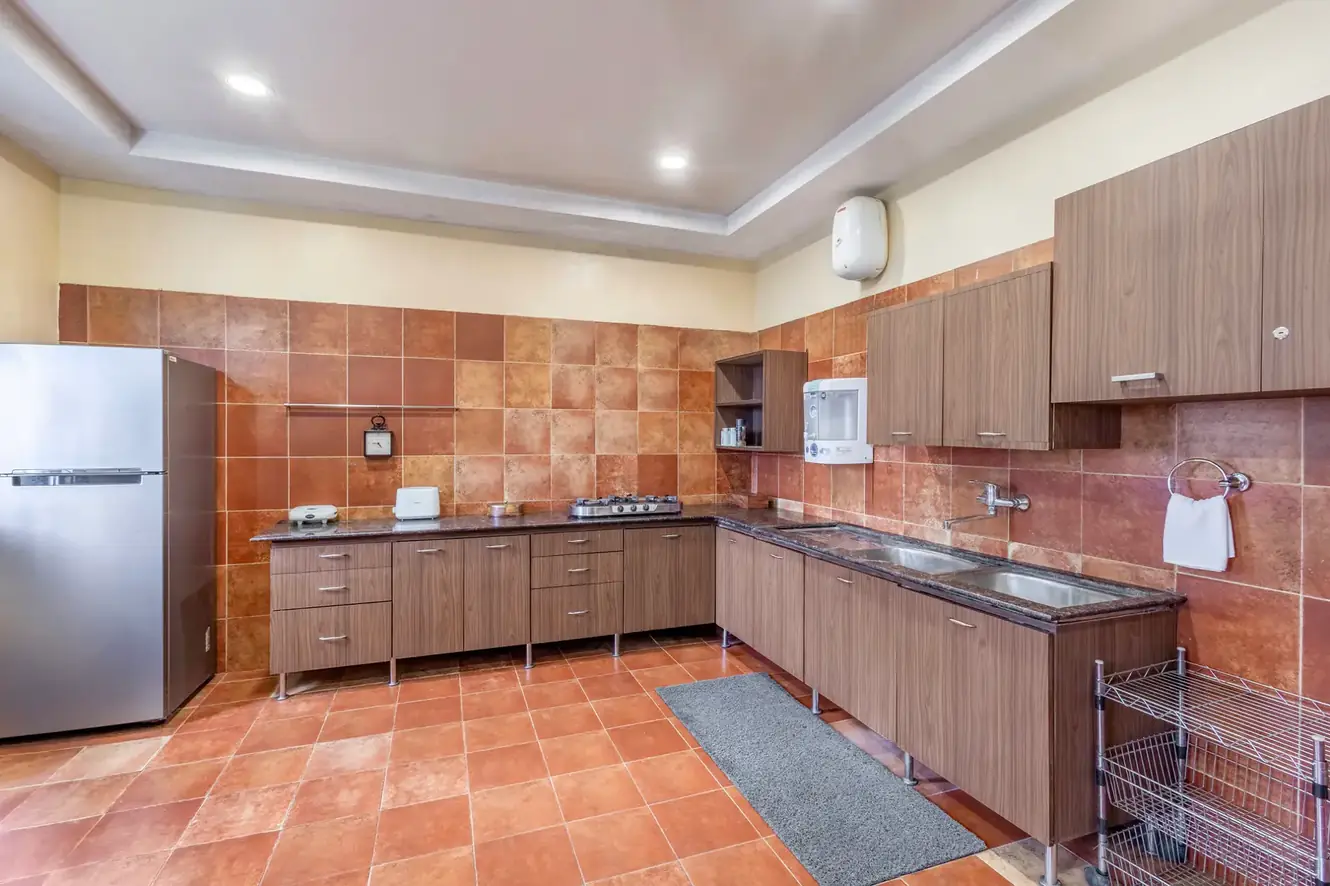Lakeview Manor | Charming 5-BHK Lakeside Retreat