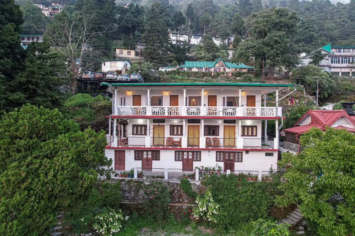 Headingly Suites | Lake-Facing 2-Room Retreat Just Above Mall Road