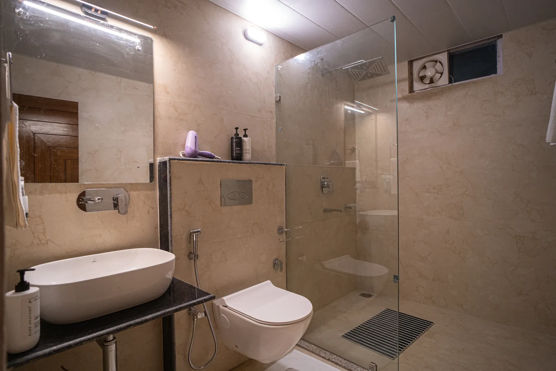 Headingly Suites | Lake-Facing 2-Room Retreat Just Above Mall Road - 12