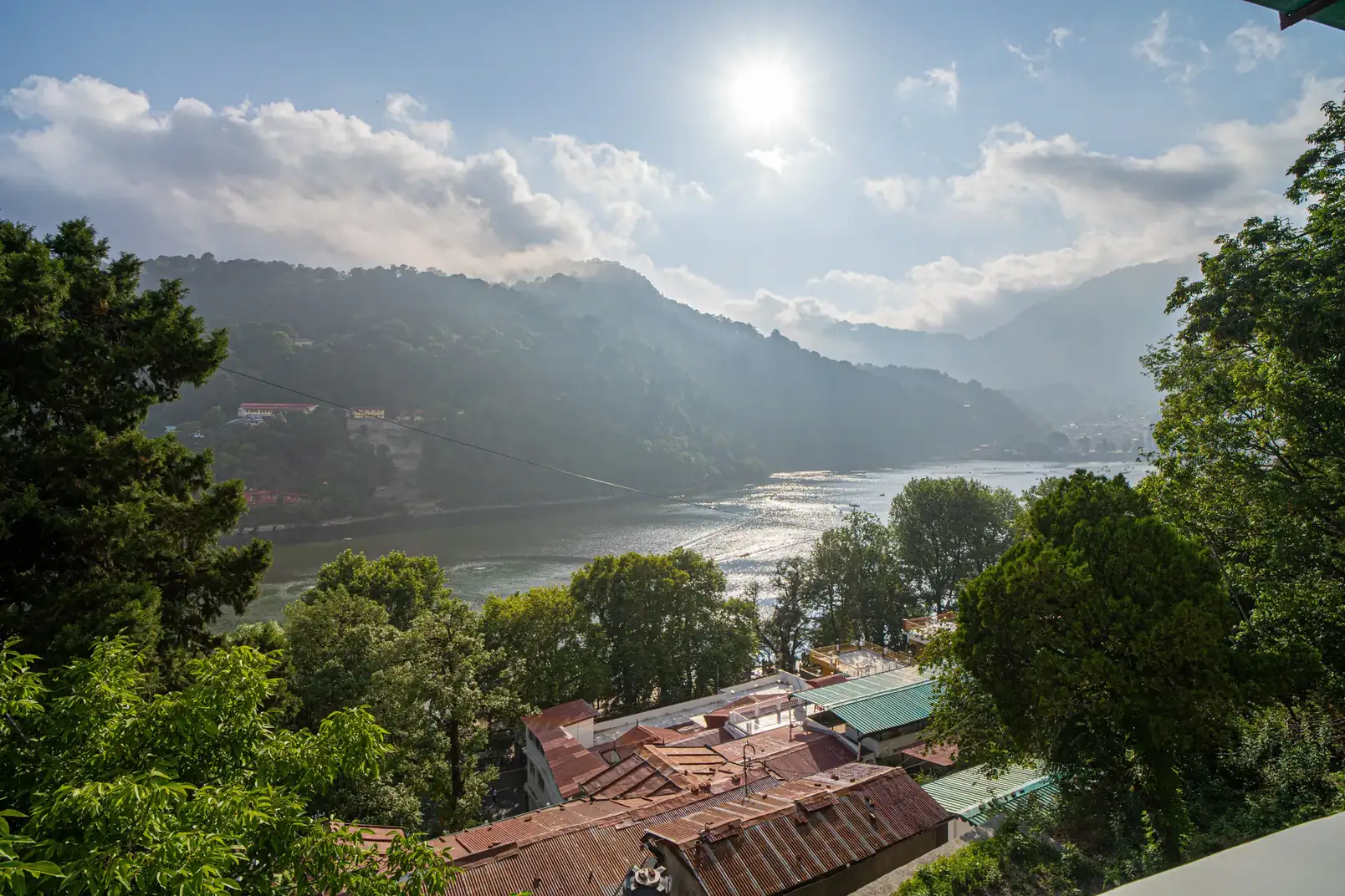 Headingly Suites | Lake-Facing 2-Room Retreat Just Above Mall Road - 2