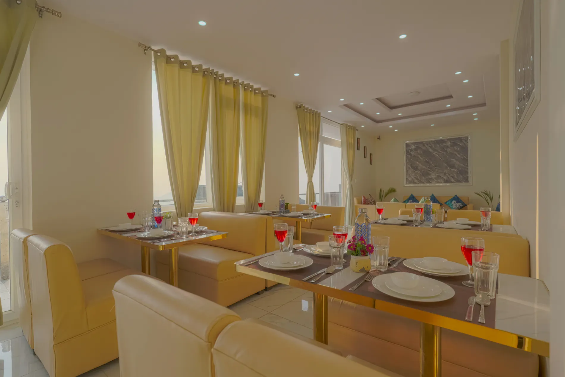 The Ridgeview Retreat Amelia | Hillside 1 & 2-Room Suite