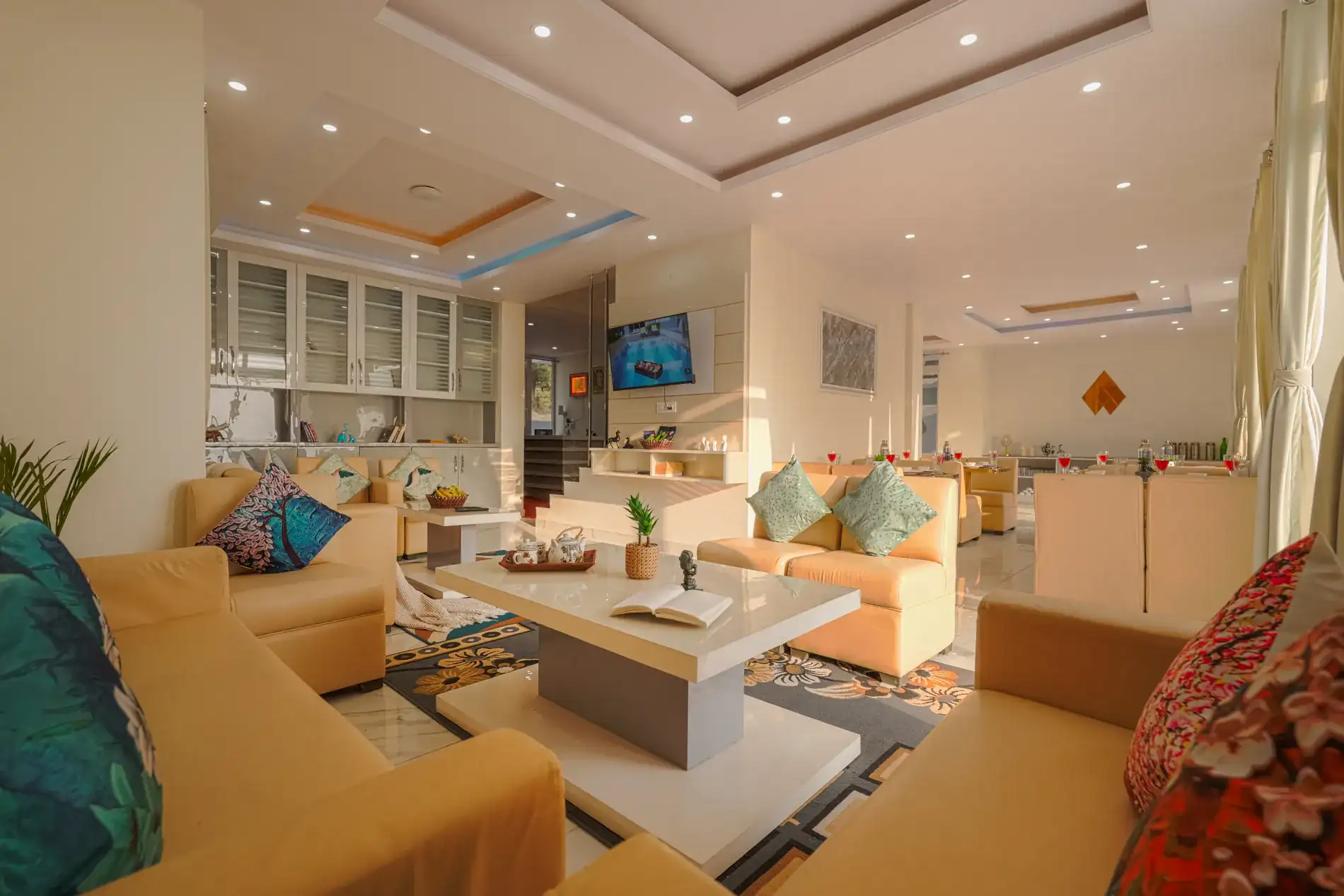 The Ridgeview Retreat Amelia | Hillside 1 & 2-Room Suite