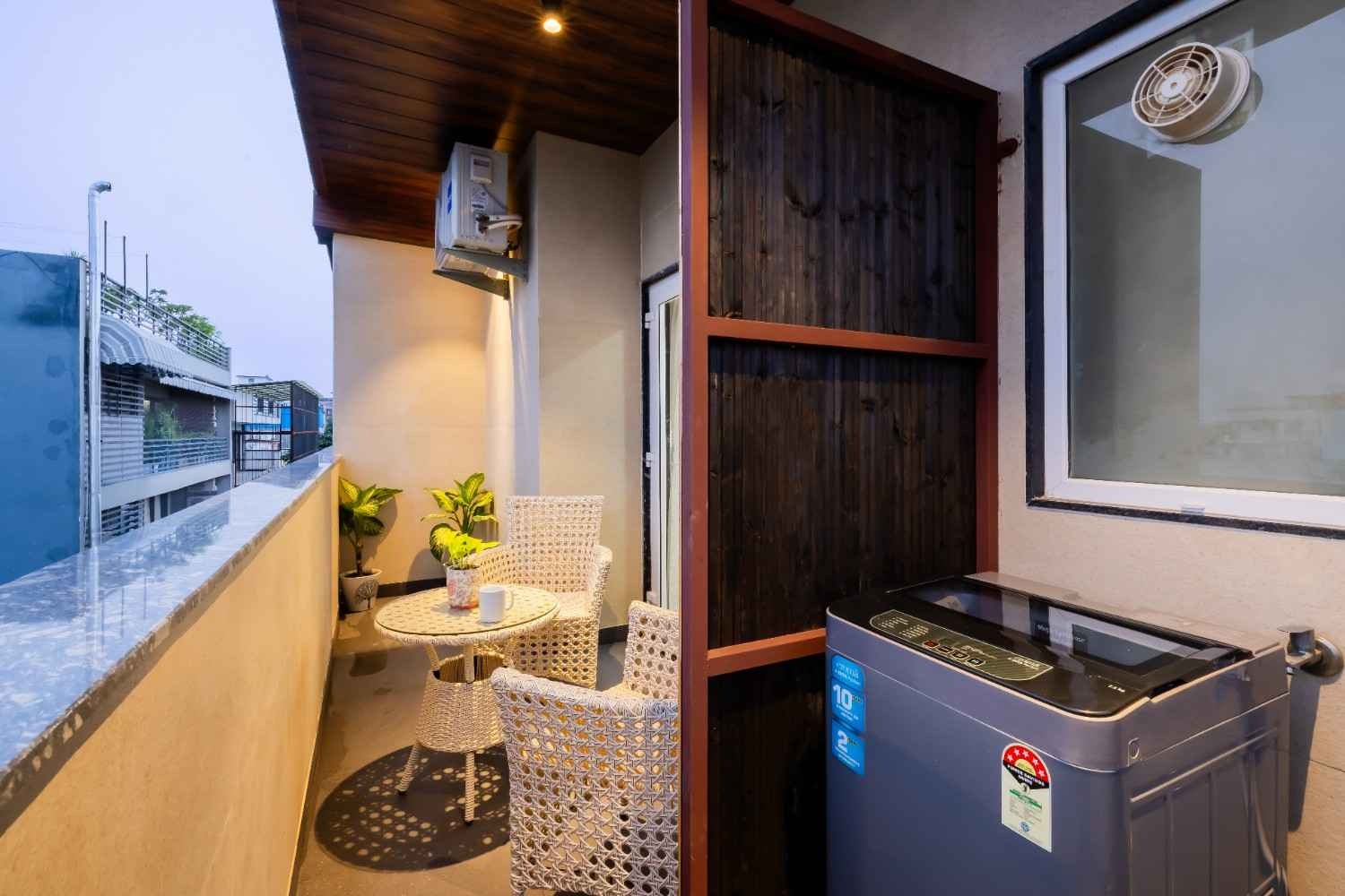 Luxury Serviced Apartment Sushant Lok Phase I