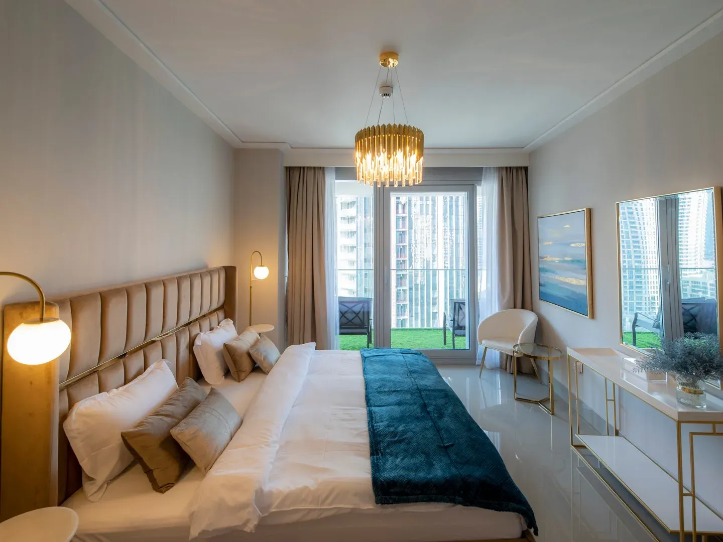 Premium Serviced Apartment Downtown