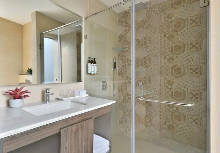 Luxury Serviced Apartment Paras Square