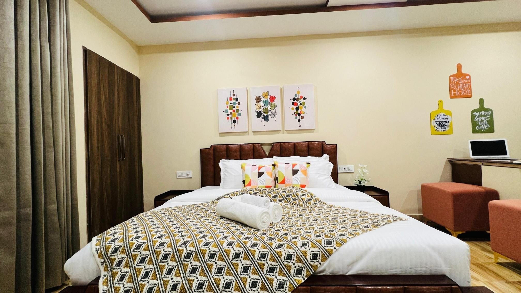 Premium Serviced Apartment Sector 38